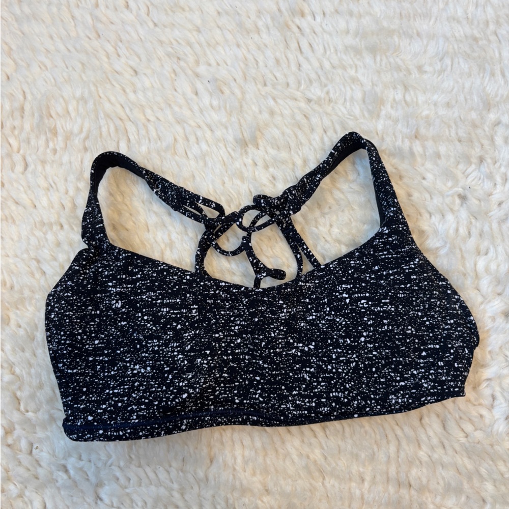 Lululemon sports bra